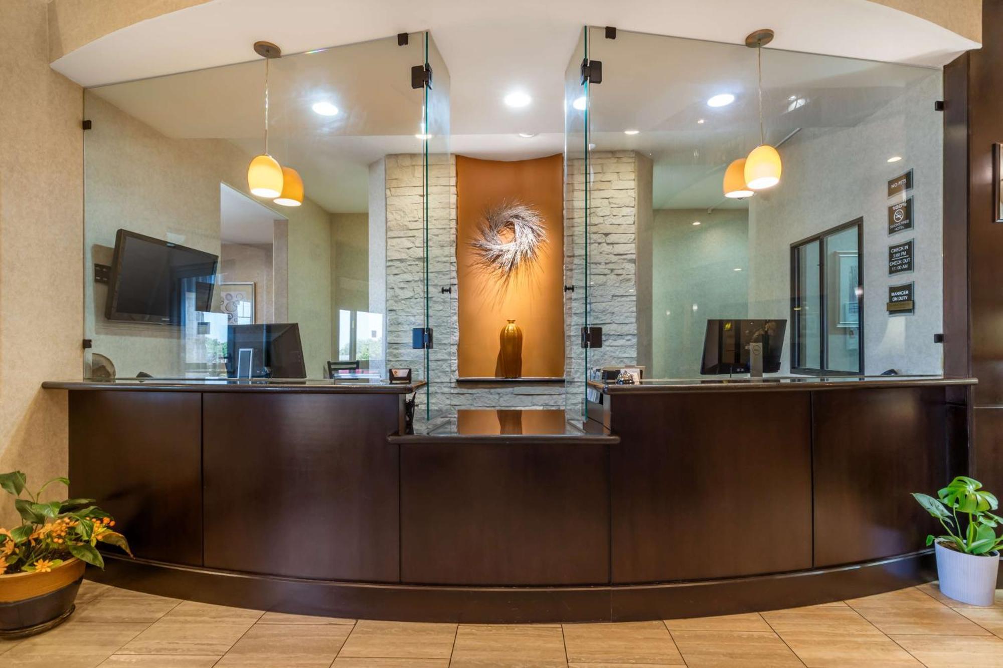 Best Western Plus Lytle Inn&Suites Exterior foto